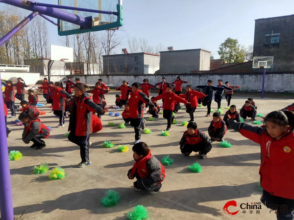 ​西平县专探于庄小学开展“舞动大课间 活力满校园”活动