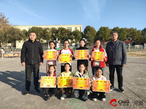 ​西平县宋集中心学校举行小学生2023年冬季越野跑比赛