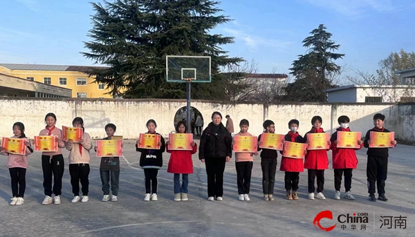 ​西平县蔡寨中心校肖洼小学举行跳绳比赛
