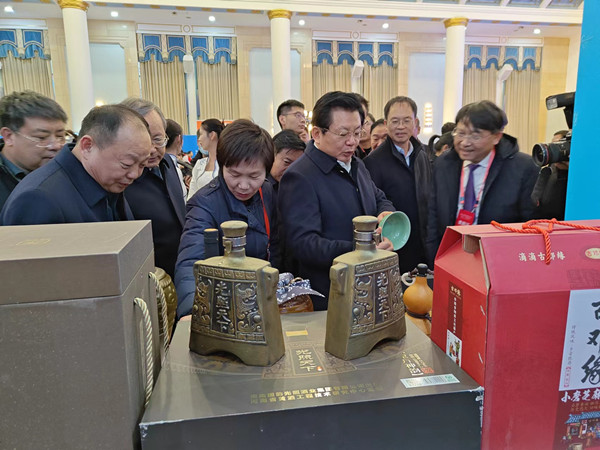邓州市商务局组织20余种名优特色产品参展北京产销对接会