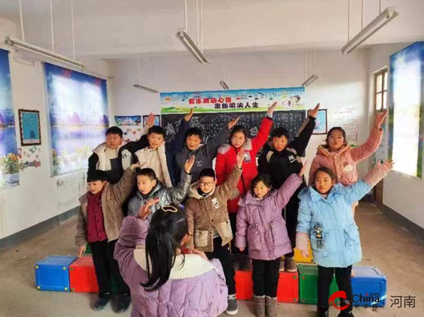 西平县重渠张庄小学开展唱响童年 快乐成长活动