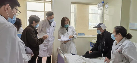 ​新野县人民医院呼吸危重症科定期邀请专家查房授课