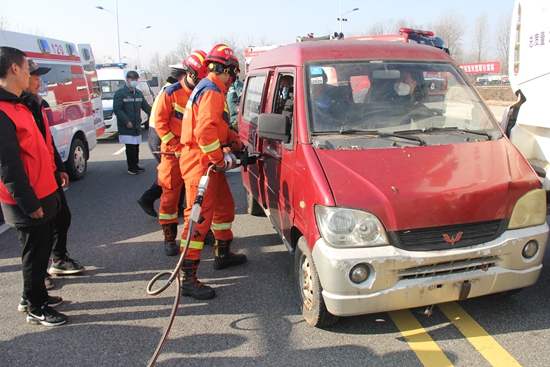 ​光山县开展道路交通事故应急处置联合演练活动