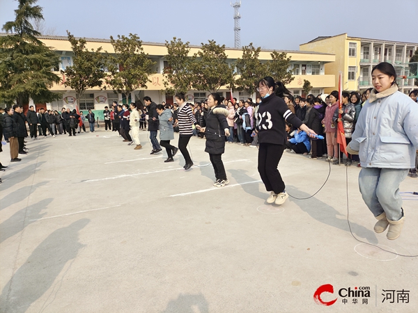 ​西平县酒店初级中学举行凝心聚力 “师”放活力教师趣味活动