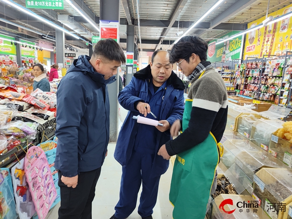 ​西平县安委办组织志愿者服务队进村社区开展冬季安全防范宣传活动