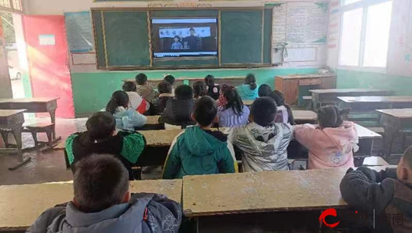 ​西平县焦庄毛寨小学开展观看爱国主义电影活动