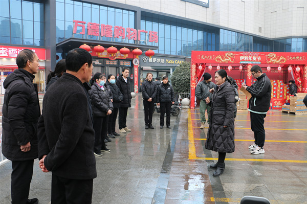 邓州市商务局：消防演练进商场到企业 筑牢安全生产经营“墙”