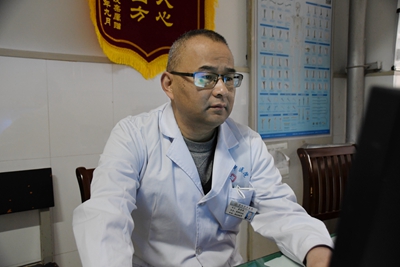 ​信阳市中医院黄明辉：他情系患者 错失与母亲的最后一面