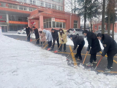 ​息县：清雪除冰在行动 人社开辟安全路