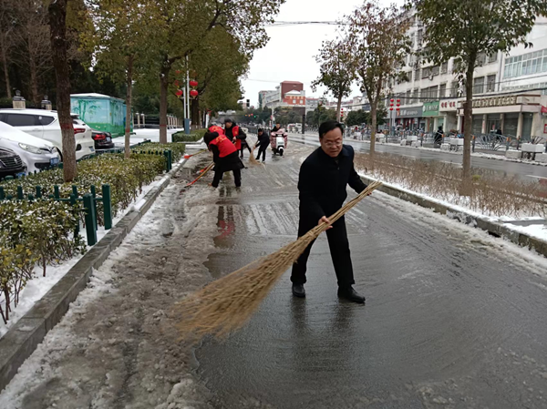 邓州市民政局：清雪除冰保畅通 优化营商好环境