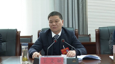 ​息县县领导在各自代表团审议政府工作报告及其他报告