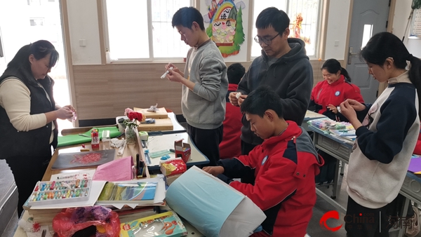 西平县特殊教育学校开展“三八节”主题活动
