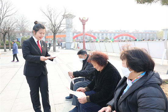 邓州法院开展“3.15”国际消费者权益日普法宣传活动
