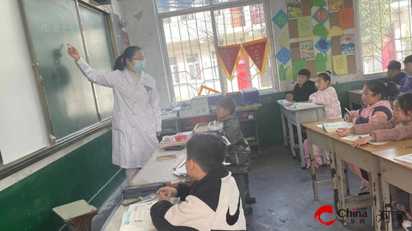 ​西平县芦庙乡卫生院开展第8个全国近视防控宣传月宣传教育活动