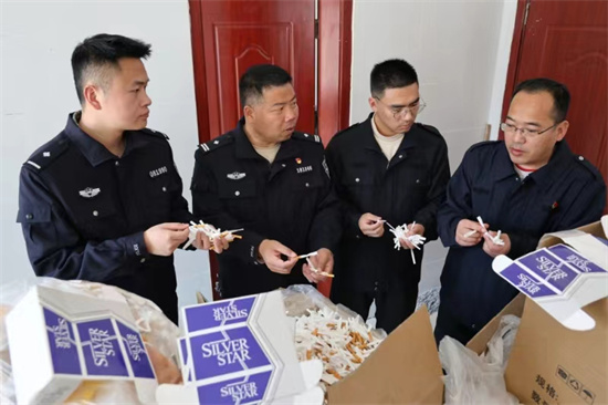 ​新野县公安局成功打掉一特大烟草制品犯罪团伙 现场查获空烟管700余万支
