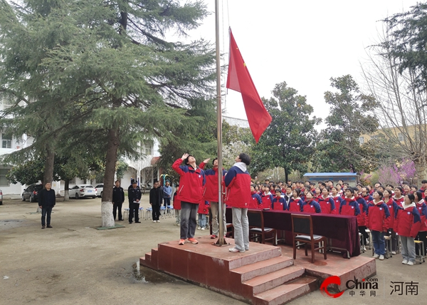 ​西平县蔡寨初级中学开展法治教育进校园活动