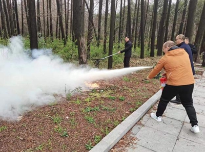 ​息县林业局开展春季森林防火宣传活动