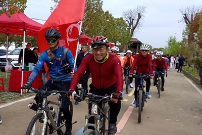 ​潢川县自行车协会骑行之旅为文化旅游节注入新活力