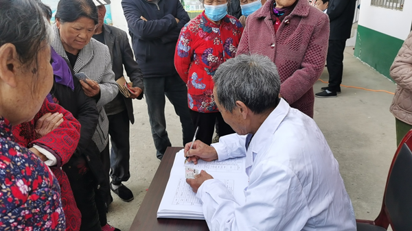 邓州市都司镇卫生院：公共卫生体检下基层 优化居民健康环境