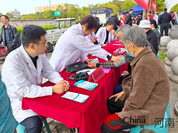 驻马店市第二人民医院组织开展“爱国卫生月”集中宣传活动