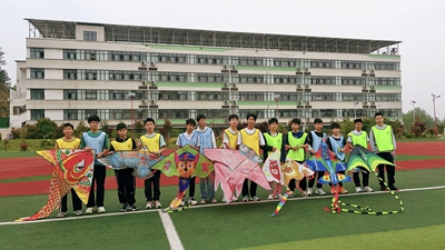 商城县新时代学校举办第二届风筝节活动