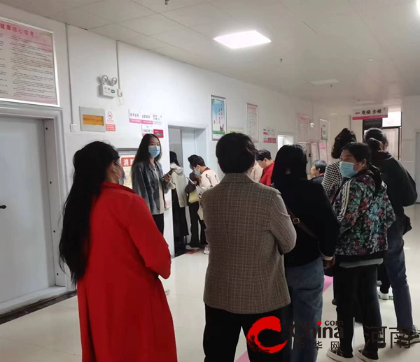 驻马店经济开发区开源办事处大刘庄村组织适龄妇女进行免费两癌筛查体检