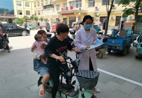 邓州市九龙镇卫生院：开展儿童预防接种日宣传 优化儿童健康好环境