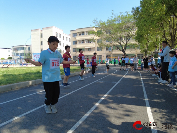 ​西平县宋集中心学校举行第二届小学生田径运动会
