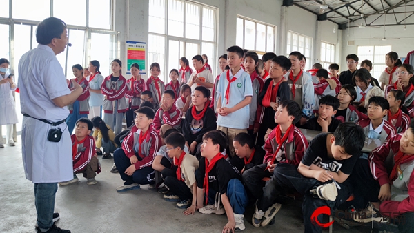 ​西平县人和三和小学开展“应急知识技能普及”活动
