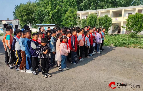 ​西平县二郎小王庄小学举行防溺亡安全教育活动
