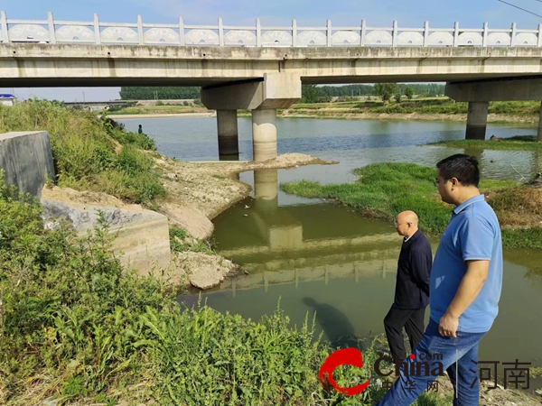 驻马店市生态环境局遂平分局开展沿河污染源排查整治工作