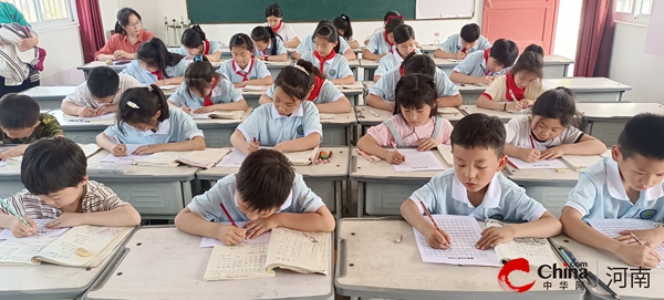 ​练一手好字 传一代文明——西平县柏苑芳庄小学举行汉字书写比赛