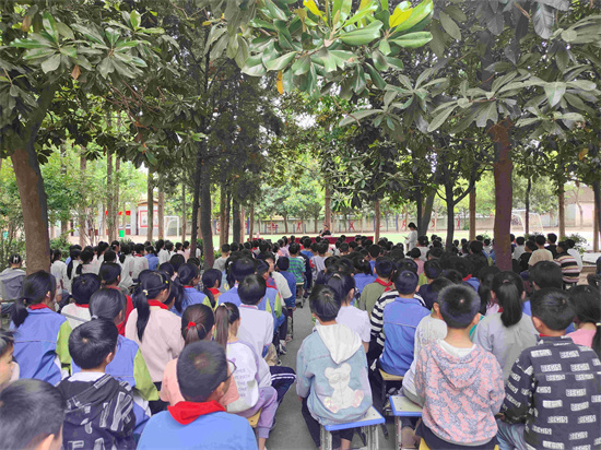 邓州法院开展家庭教育宣传周法治教育活动
