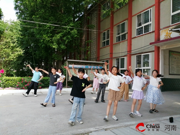 世界头条：​西平县盆尧中心小学师生忙排练 喜迎“六一”儿童节