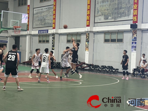 驻马店技师学院与驻确山某部联合举行篮球友谊赛