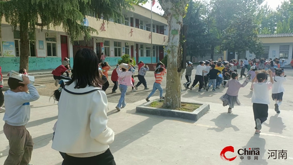 ​西平县焦庄毛寨小学开展消防安全演练活动