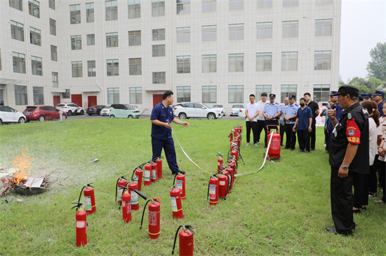 新野县法院开展消防安全应急处突演练