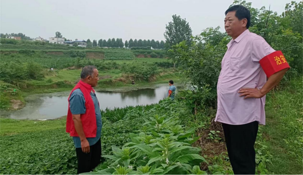 河南省邓州市夏集镇众志成城严阵以待防范洪涝灾害