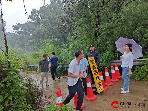 ​西平县出山镇防汛勇士于洁培：在风雨中守护生命线的英勇壮举