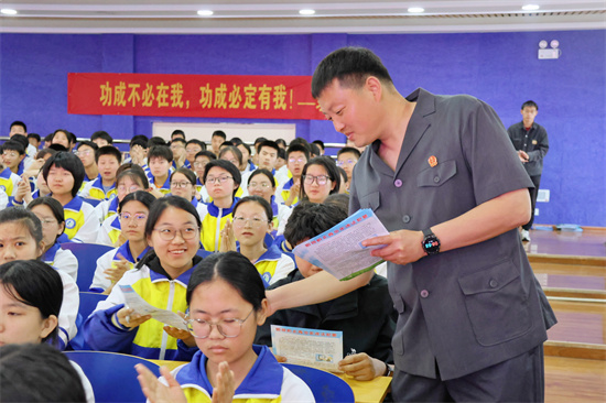 内乡法院四个维度打造“雏菊·守护” 法治宣传教育品牌 织密未成年人权益保护网 