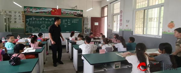 ​西平县权寨郑楼小学：播撒种子 期待成长