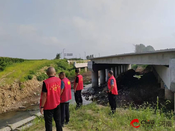 驻马店开发区开源办事处张楼村开展防溺水与河道安全隐患巡查工作