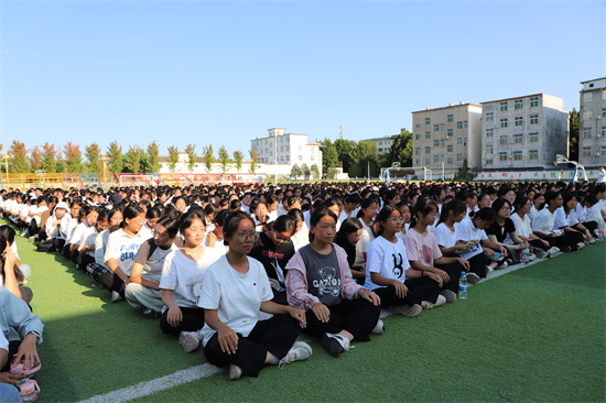 方城法院：護航青少年 系好“法治紐扣”