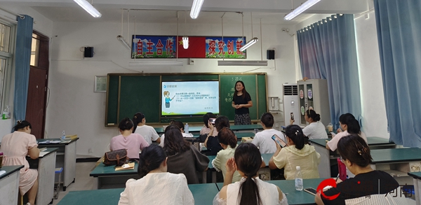 ​西平县柏城三里湾小学开展“示范引领 共研共进”教研活动