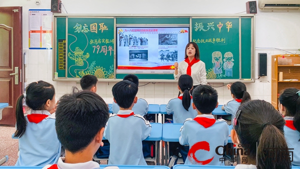 驻马店实验小学：弘扬抗战<span class=