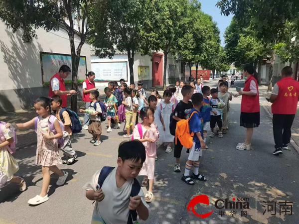 驻马店市驿城区水屯镇：“扫黄打非·护苗” 行动点亮“平安法治星”