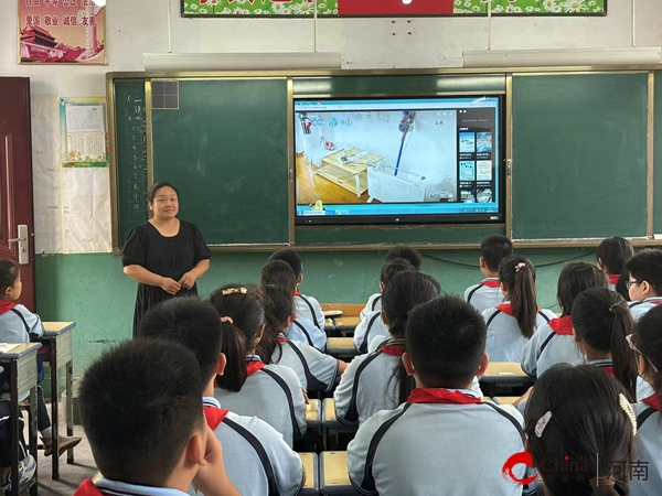 ​共筑安全防线 守护生命绽放——西平县第三小学全体师生观看“消防安全公开课”活动