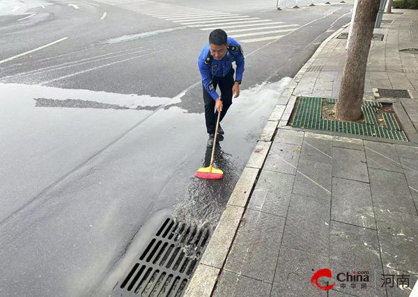 驻马店开发区城市管理局：英勇救火显担当 