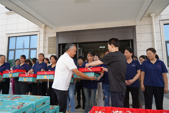 河南方城：中秋慰问送真情 浓浓关怀暖人心