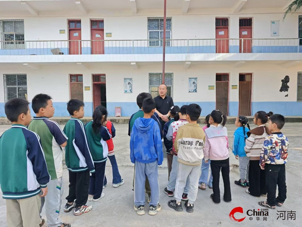 西平县专探谢庄小学开展消防安全演练活动